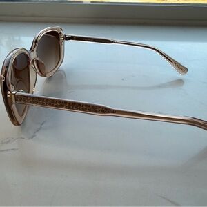 Coach Elegant Brown Sunglasses